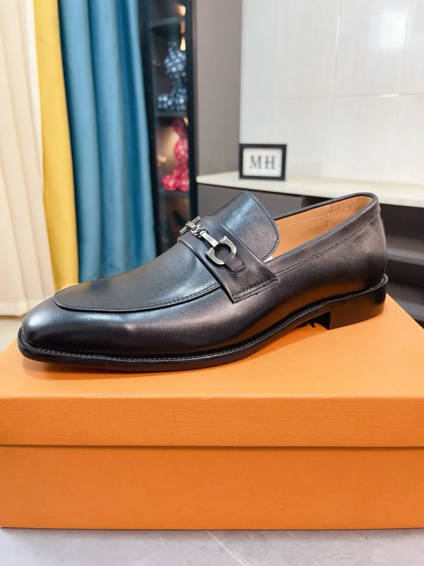 Men's Men's Shoes 💰458🌹🌹Niuli [LV] Louis Vuitton's new open-edge pigskin shoes are the most popular classic. Synchronized with the official website, the upper adopts Italian imported upper embossing➕comfortable cowhide lining, fashionable atmosphere, unique brand and unique craftsmanship. Highlighting the hot style of the new year. Stop hesitating, stop wandering, get it now. Code number: 38--44